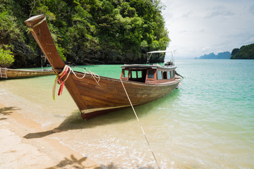 Fototapeta premium taxi wooden boat