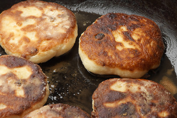 Cooking: frying pancakes