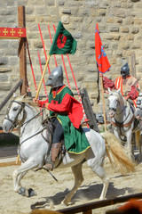 Fototapeta na wymiar Chevaliers dans la cité médiévale de Carcassonne