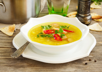 Lentil soup with curry sausages.