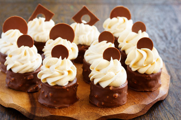 Chocolate cake with caramel, peanut cream 