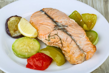 Salmon with grilled vegetables