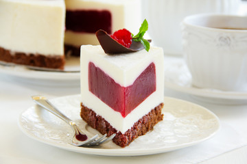 Delicious raspberry cake with raspberry jelly.