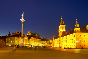 Naklejka na ściany i meble Castle Square in Warsaw, Poland at night