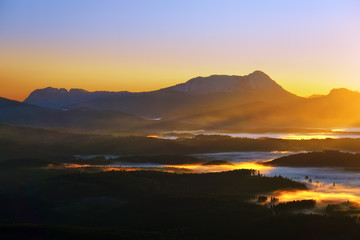 Fototapeta premium morning fogs over Urkiola at sunrise
