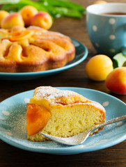 Pie with fresh peaches and almonds.