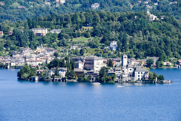 Fototapeta na wymiar The island of San Giulio on lake Orta