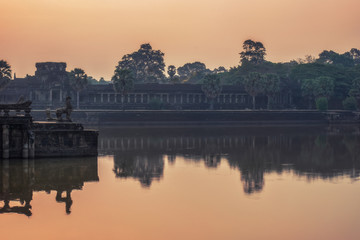 Fototapeta na wymiar Angkor Reflections & Sunrise