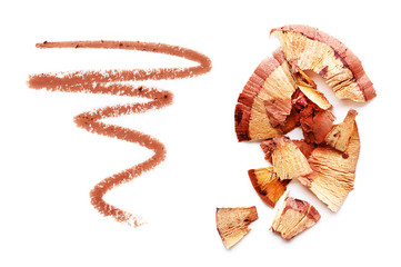 Naklejka premium Cosmetic pencil isolated on white 