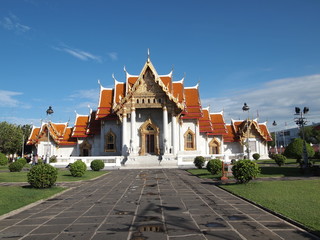 Fototapeta na wymiar Marble Temple (Wat Benchamabophit Dusitvanaram) bangkok Thailand