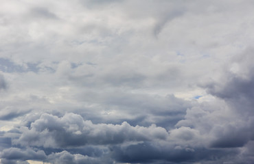 Obraz premium Partly cloudy sky