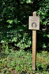 Panneau indicateur pour un circuit de randonnée équestre