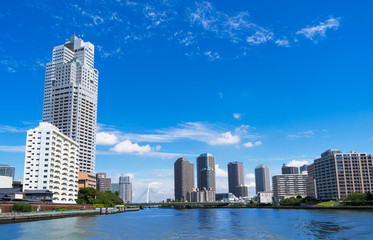 Fototapeta premium 隅田川 高層ビル 