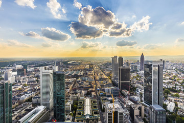 Fototapeta na wymiar view to skyline of Frankfurt from Maintower