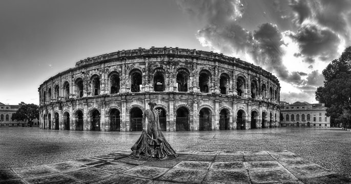  Amphitheater
