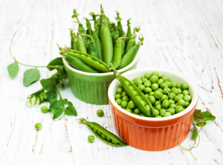 Bowls with fresh peas