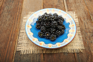 Blackberries in a bowl