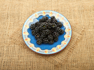 Blackberries in a bowl