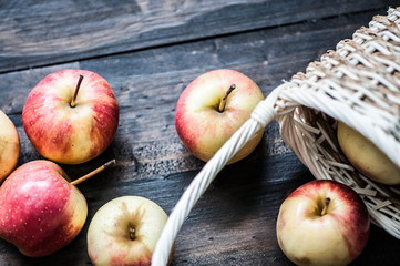 fresh apples / fresh apples with basket