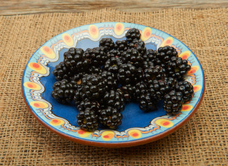 Blackberries in a bowl