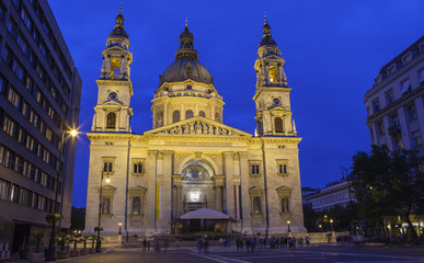Fototapeta na wymiar St. Stephen's Basilica in Budapest