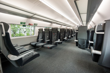 Fototapeta premium Wnętrze nowoczesnego pociągu