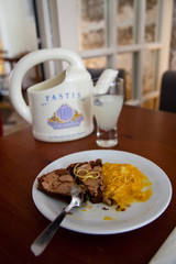 Pastis and cake