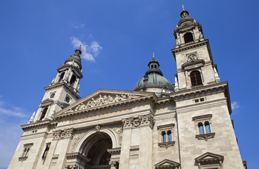 Fototapeta na wymiar St. Stephen’s Basilica in Budapest