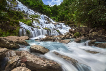 Fototapeta na wymiar Mae Ya waterfall