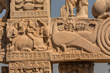 Rzeźby z buddyjskich świątyń w Sanchi - Indie © Rochu_2008