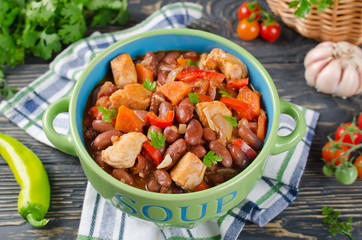 Vegetable stew with chicken and beans
