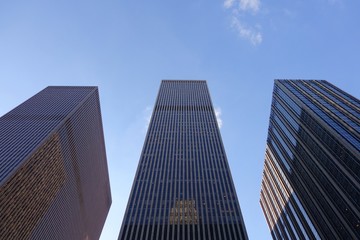 Fototapeta na wymiar Straßenszenen aus New York, USA - Hochhäuser