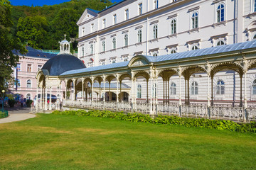 Obraz premium Karlovy Vary - Sadova kolonada, Carlsbad - Sadova colonnade, Czech Republic