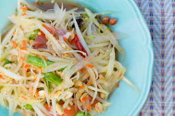 Thai papaya salad serve