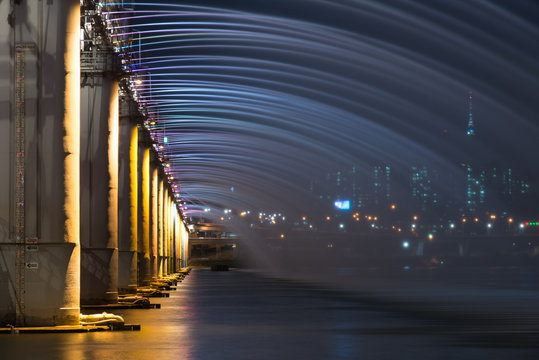 Beautiful rainbow bridge on Banpo bridge in the night of Seoul Korea