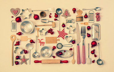 Fototapeta na wymiar Rustikale alte Dekoration zu Weihnachten. Hintergrund für die Küche und zum Kochen.