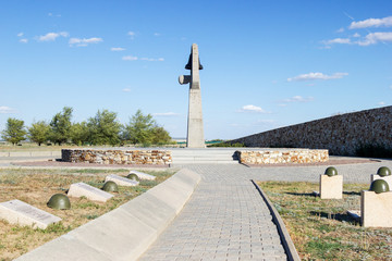 Памятник Скорбящая мать. Кладбище Россошка, Волгоград