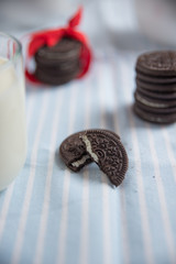 Schokoladenplätzchen mit Vanillefüllung