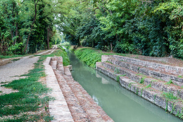 Obraz premium ancient stone steps and bridge