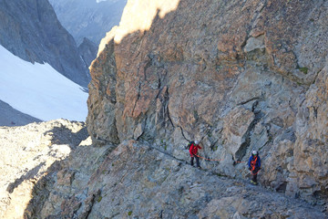 Alpinisme - cordée sur une vire (pic Coolidge)