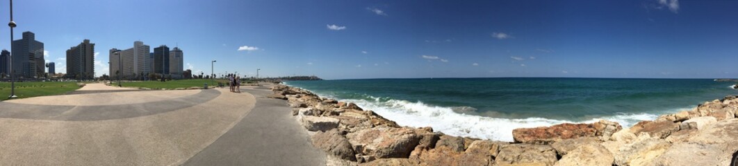 Fototapeta na wymiar Tel Aviv, lungomare, Mar Mediterraneo, Israele