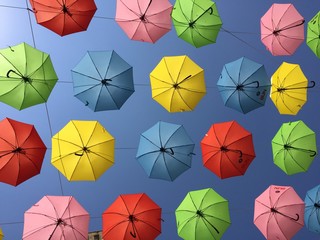 Gerusalemme, installazione con ombrelli colorati, via Yoel Moshe Solomon, Israele