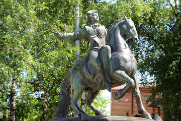 Fototapeta na wymiar Monument to empress Elizaveta, Kolomenskoe, Moscow