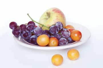 Naklejka na ściany i meble the fruits on a plate
