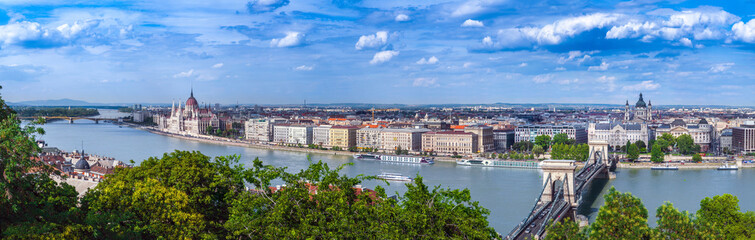 Obraz premium Panoramic view of city Budapest - the capital of Hungary