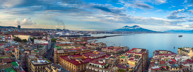 Panorama of Naples, view of the port in the Gulf of Naples and Mount Vesuvius. The province of Campania. Italy. - obrazy, fototapety, plakaty