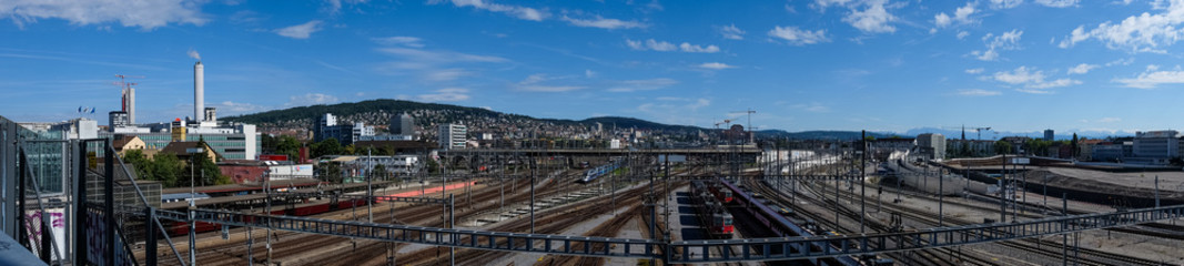 Bahnhof in Zürich mit Geleisen