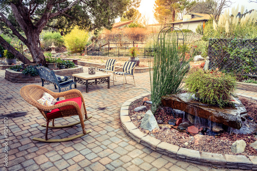 "Cozy garden" photo libre de droits sur la banque d'images Fotolia.com