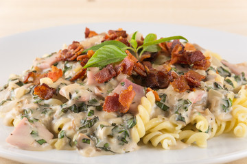 penne pasta with cream sauce