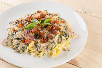 penne pasta with cream sauce